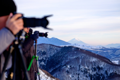カメラマン越しの富士山