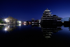 映る城