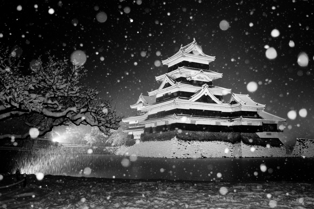Matsumoto castle where snow falls