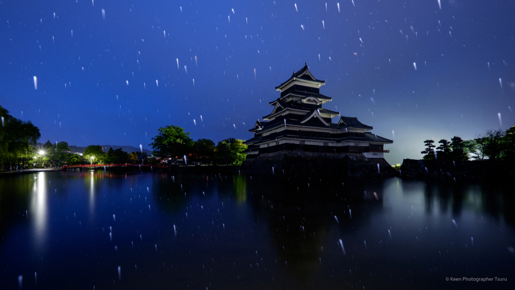 雨の日、城