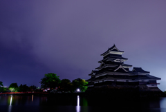 雨の日も、空は青い