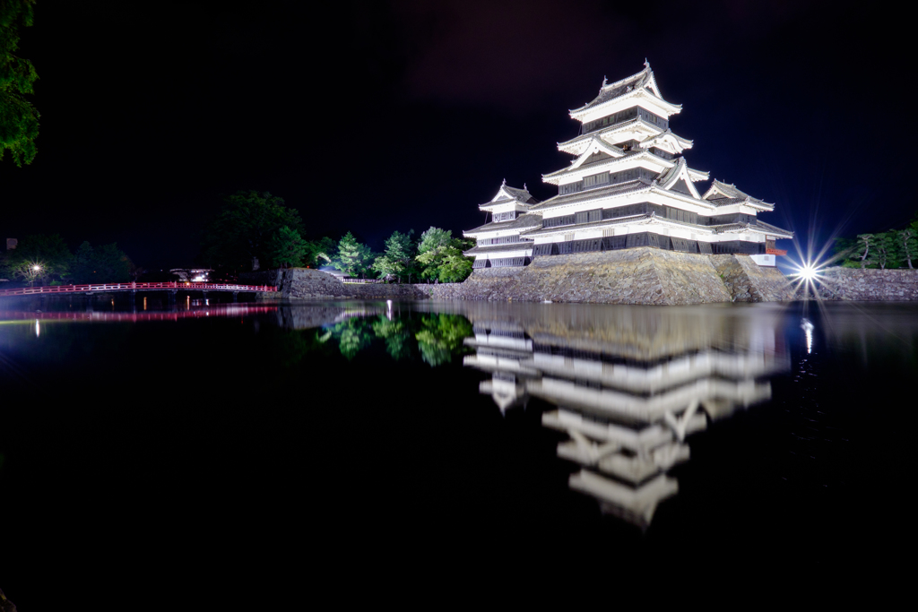 夜の城 (2)
