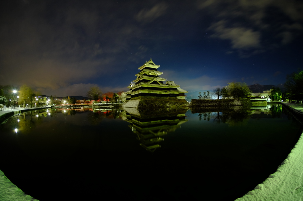 早朝の松本城