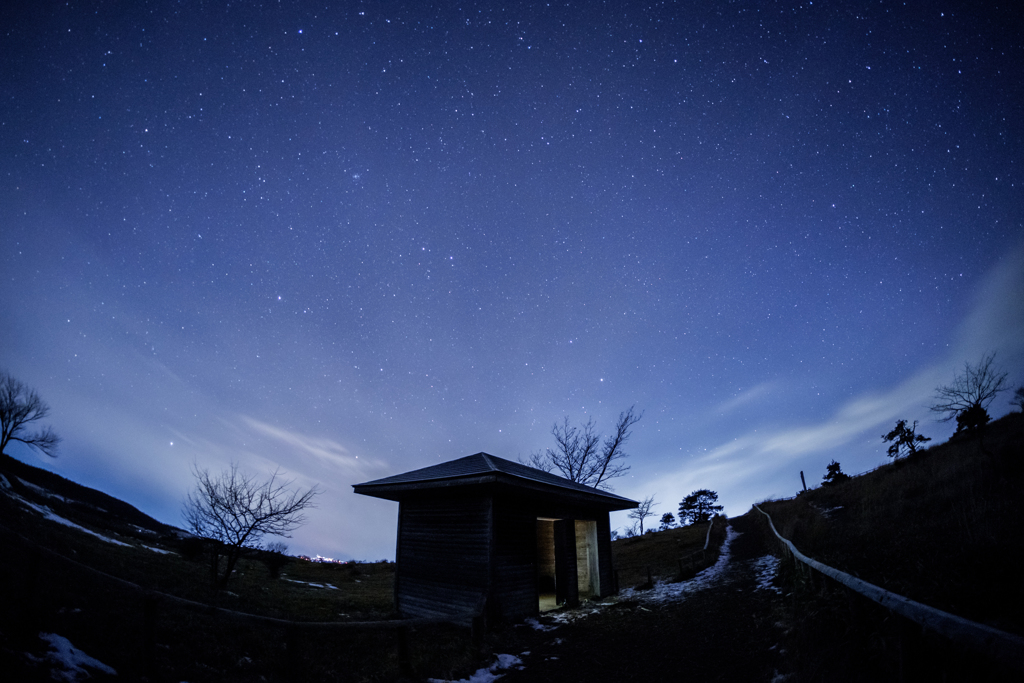 山頂手前小屋