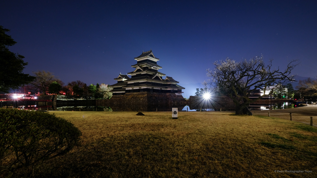 朝の城