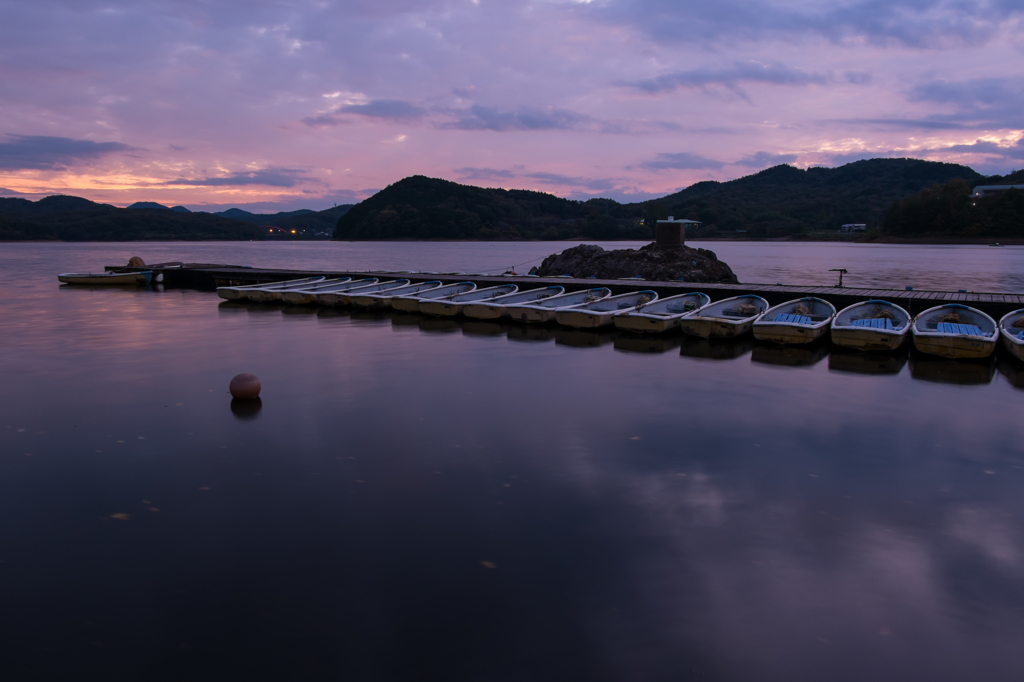 厚い雲に覆われて