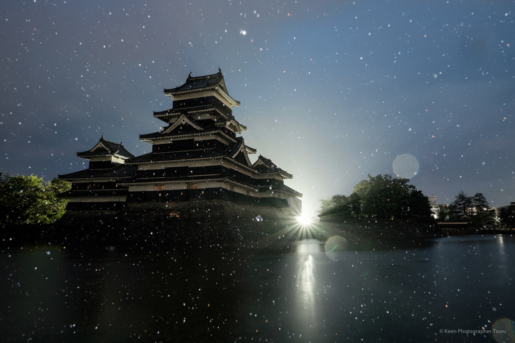 雨の国宝松本城