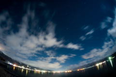 諏訪湖上の星空