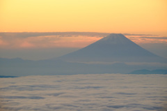 富士山がスッキリ見えないが