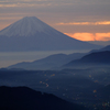 富士山と手前の山々