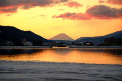 朝焼けの富士山