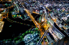 上からの日本丸と夜景