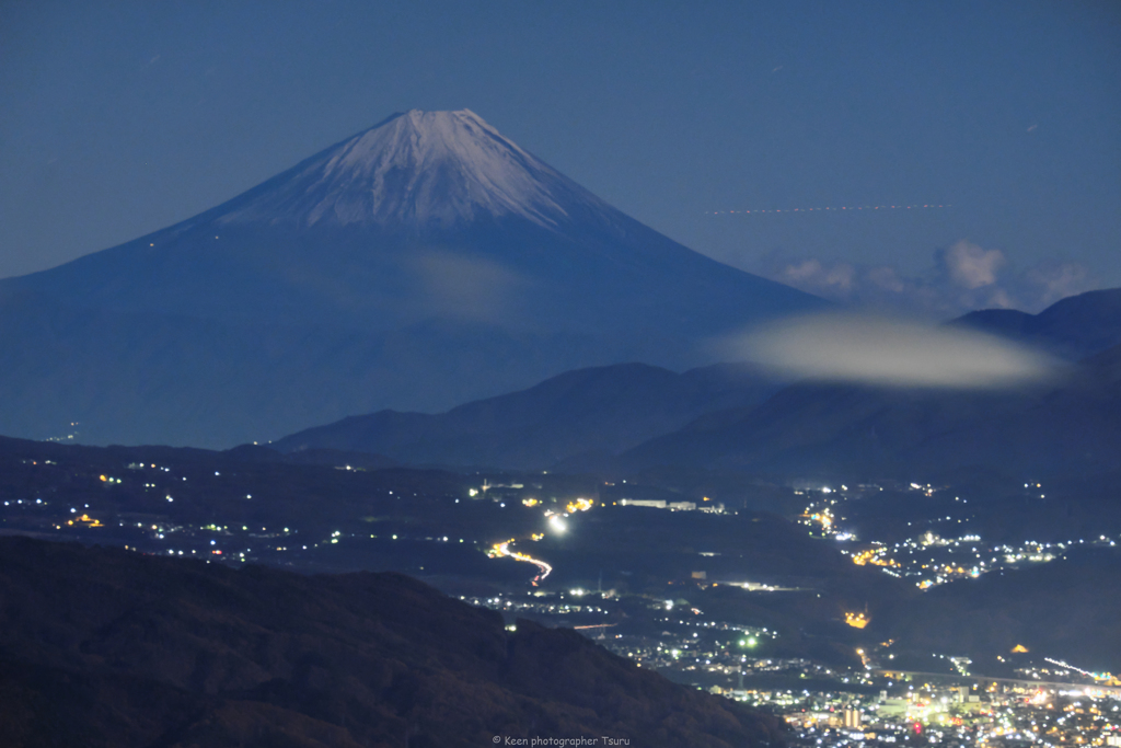 遠くの富士