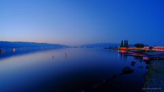 諏訪湖と湖畔の光跡