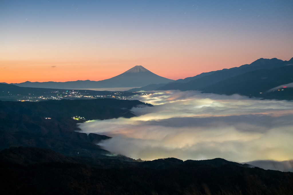 朝色の空