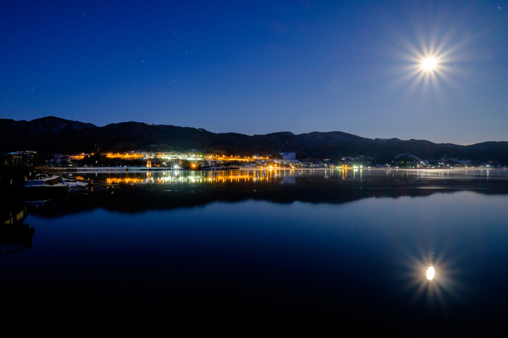 月夜の諏訪湖SA
