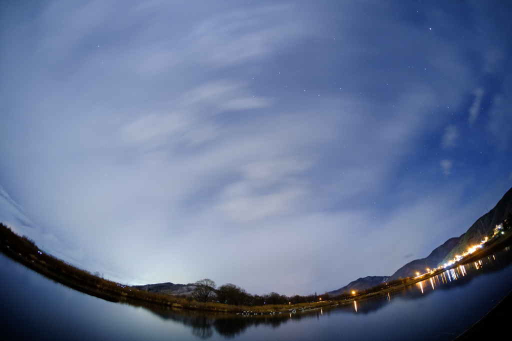 早朝遊水池と北の星たち