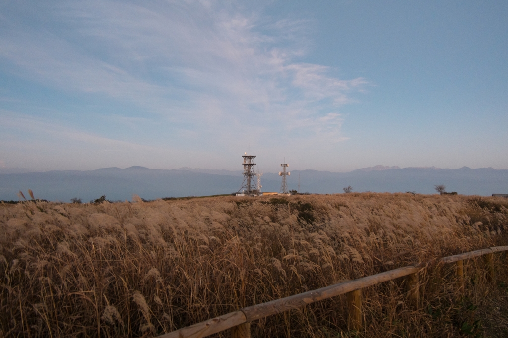 遊歩道、ススキ、北アルプス