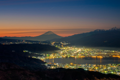 諏訪湖夜景と富士山