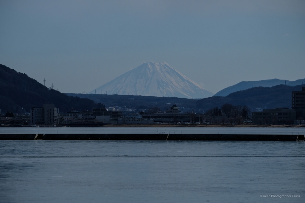 遠くの富士