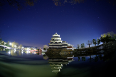 早朝の城