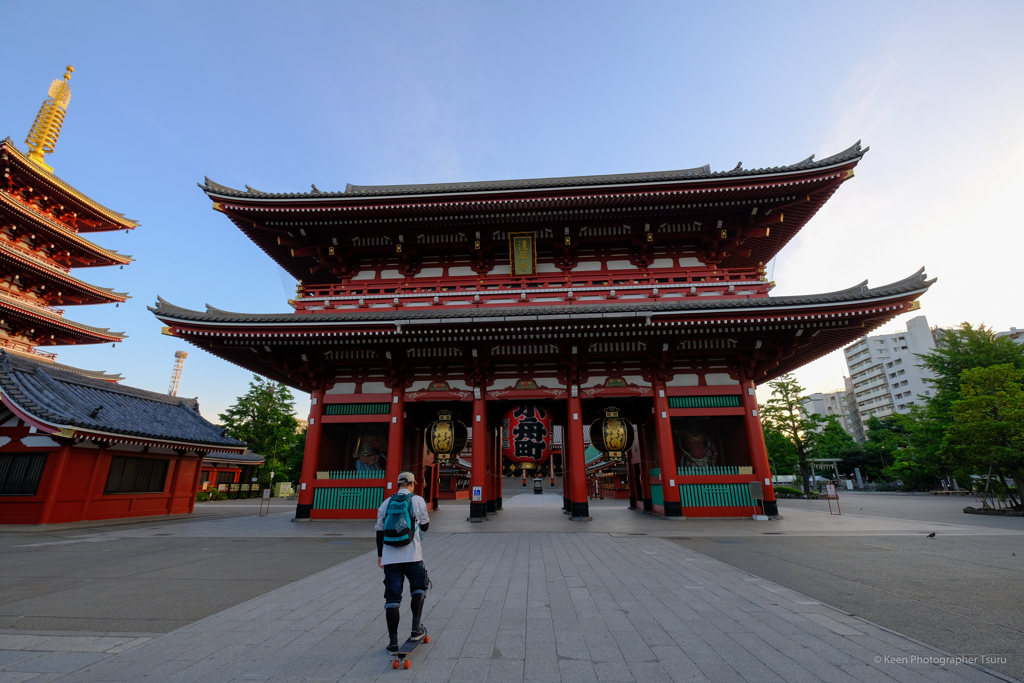 宝蔵門と五重塔