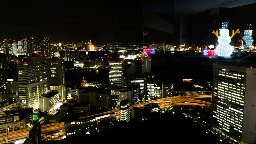 スノーマンと湾岸夜景