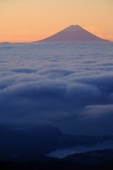 富士と雲海：J