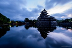朝の城