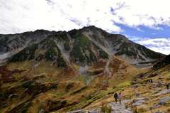 雄山山頂を望む