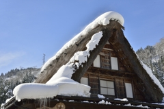 冬びよりの合掌造り