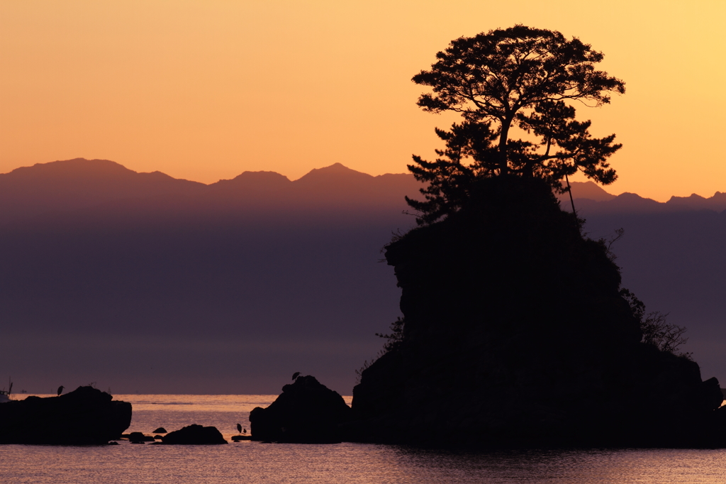 女岩の朝景