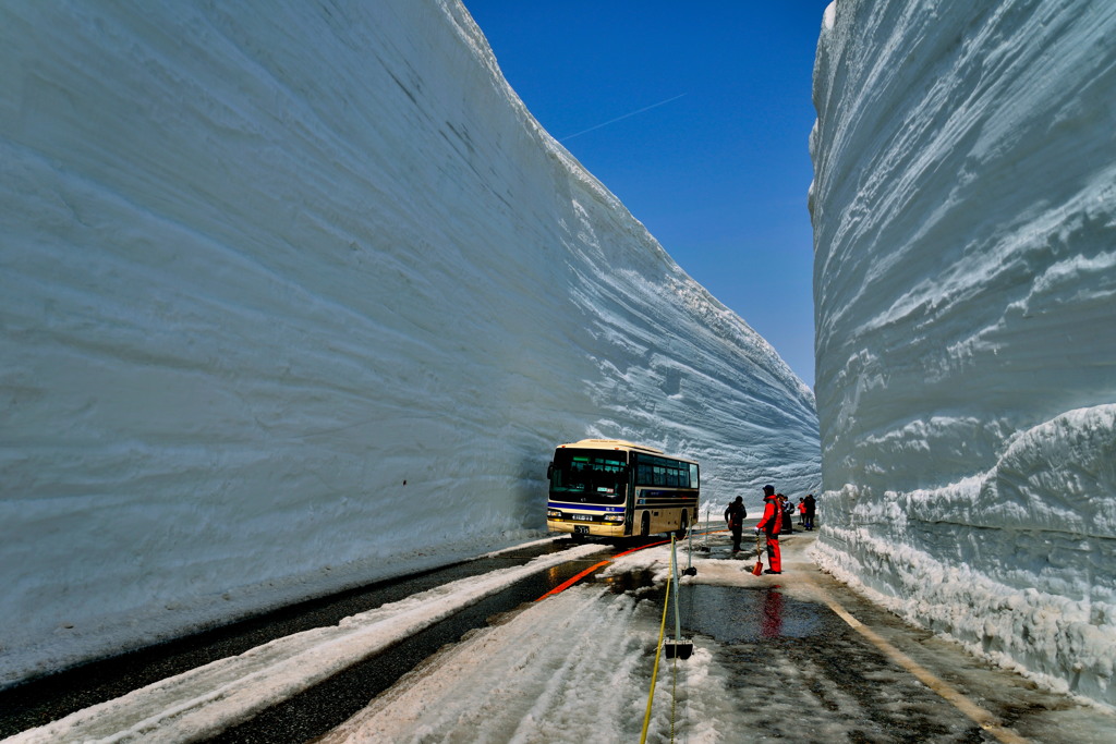 立山「雪の大谷」