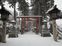 雪の櫛田神社