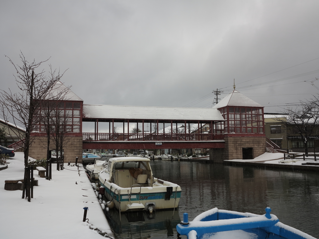 東橋の雪景色