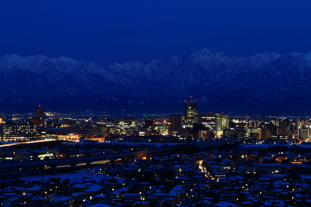 富山市の夜景