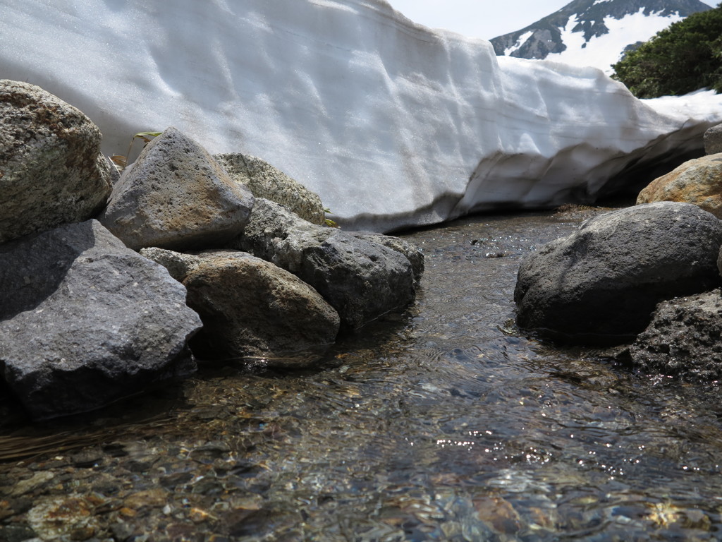 雪どけ水