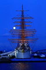 満月の夜の海王丸