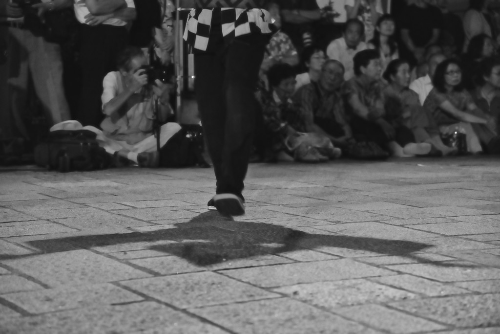 踊りの影