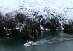 雪の庄川峡