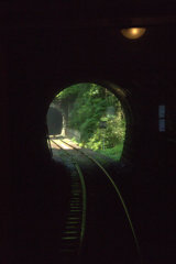 トンネルの向こうはトンネル