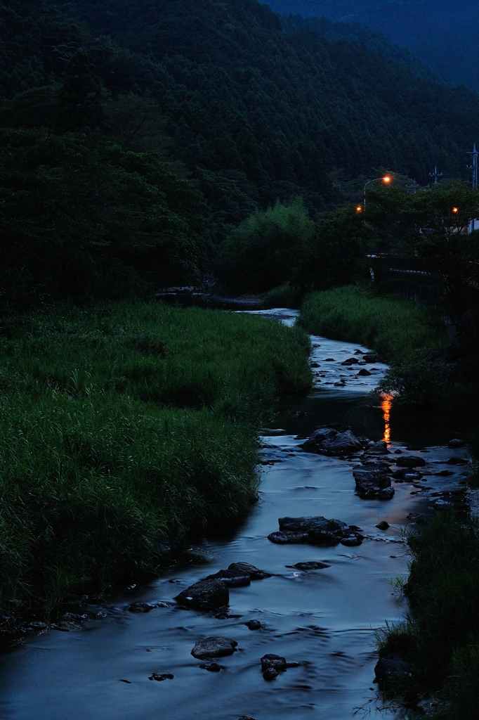 清流の夕暮れ