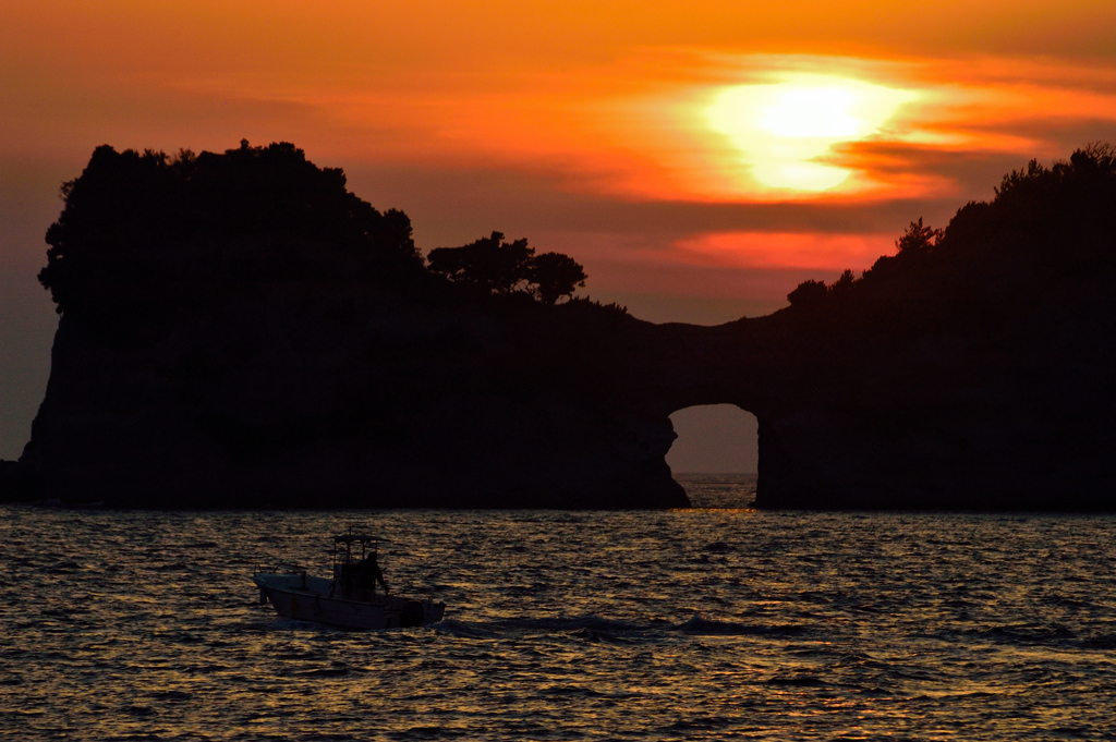 円月島の夕暮れ
