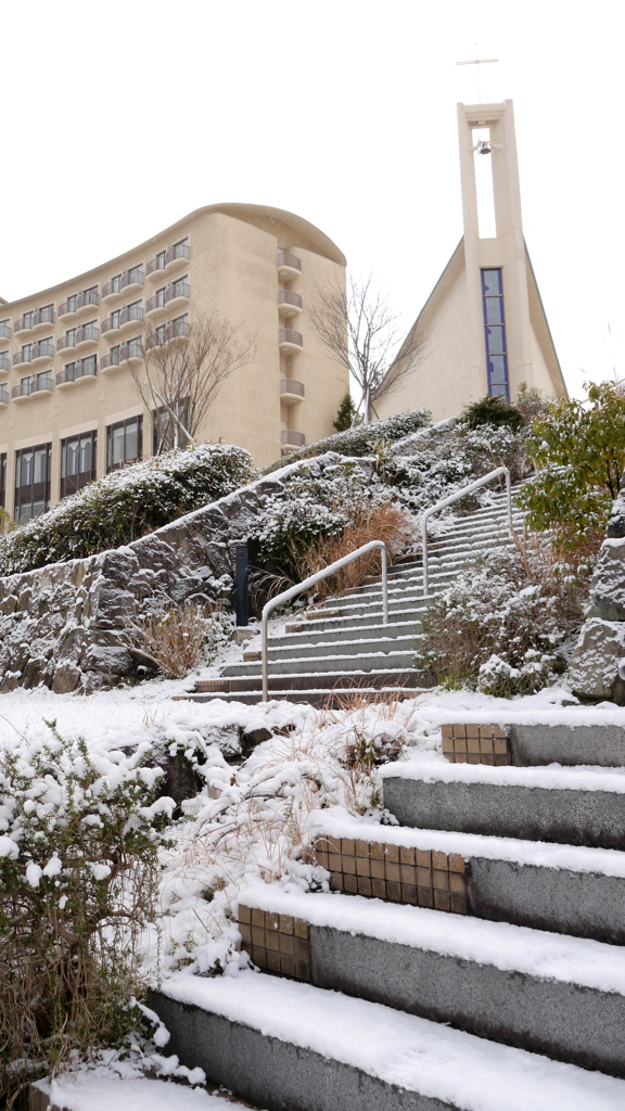 雪の日の教会