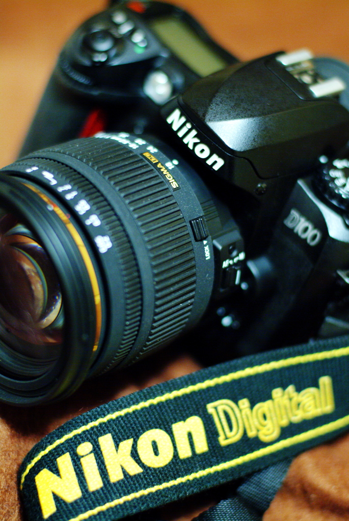 SIGMA 18-50mm F2.8