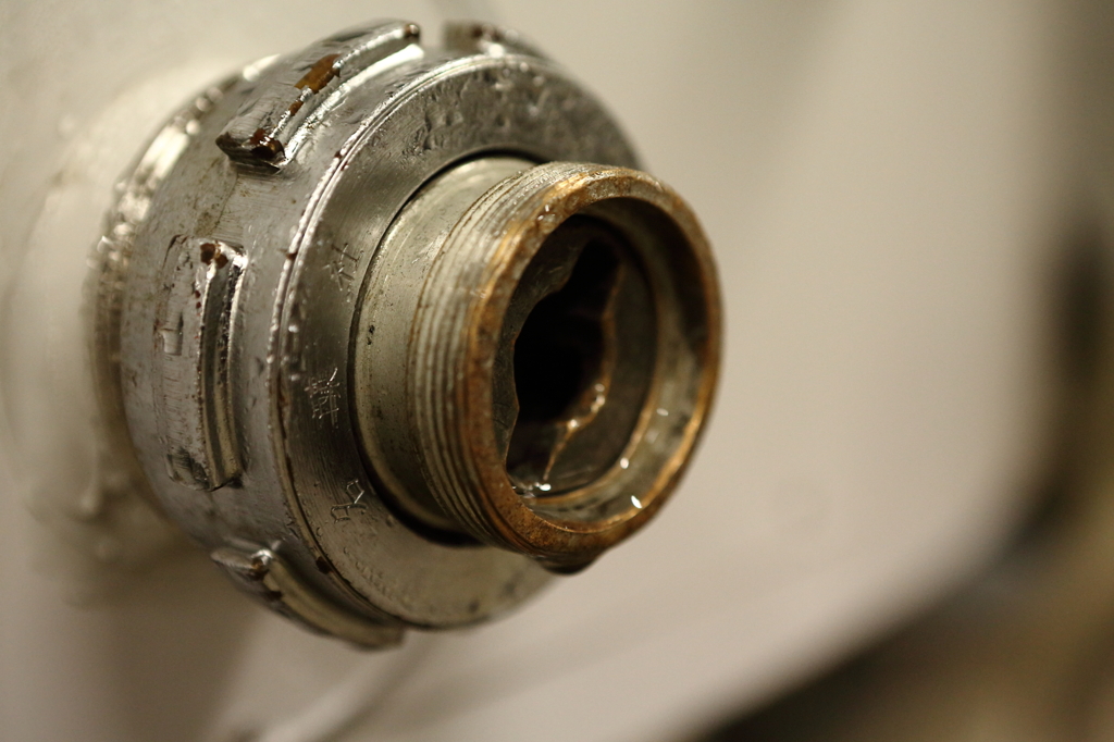 日本酒タンクの呑み口