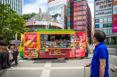 駅を出ればメロンパン