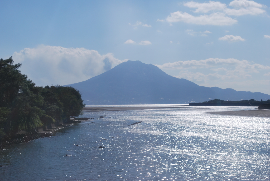 雄大な