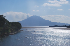 雄大な