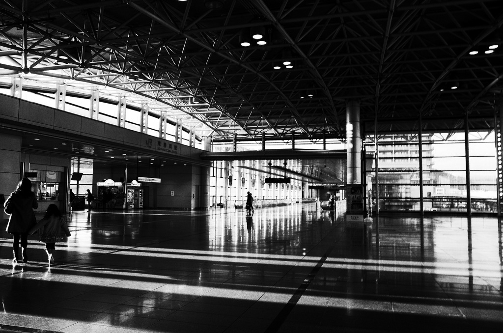 駅の静けさ・・